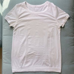 Lululemon loose-fit swiftly tech tee